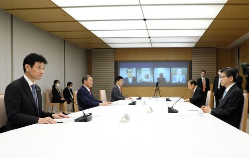 Photograph of the Prime Minister attending the meeting (2)