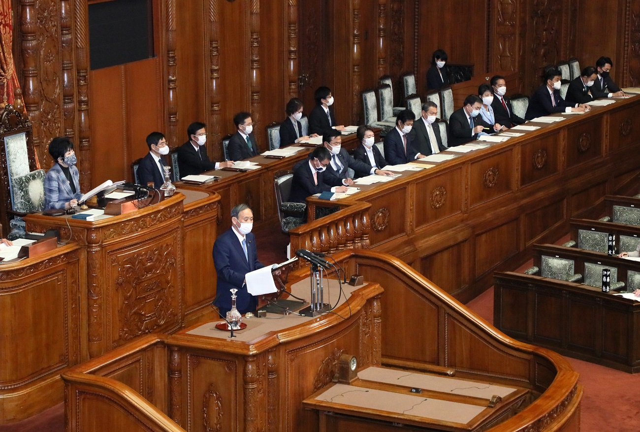 Photograph of the Prime Minister delivering a policy speech during the plenary session of the House of Councillors (12)