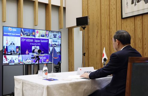 Photograph of the Prime Minister attending the video conference (3)