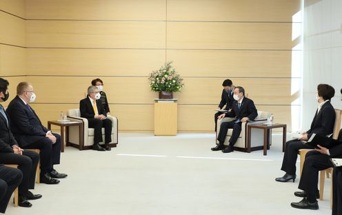 Photograph of the Prime Minister receiving the courtesy call（3）