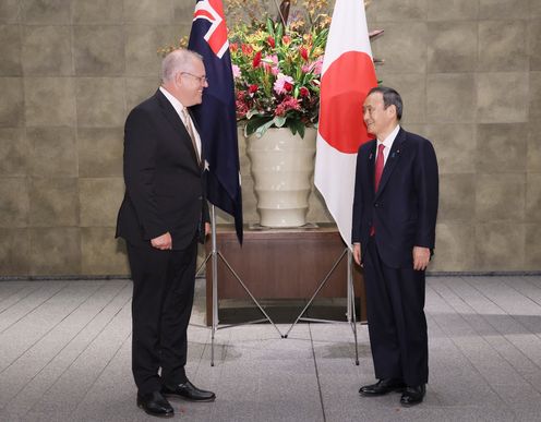 Photograph of the Prime Minister welcoming the Prime Minister of Australia (1)