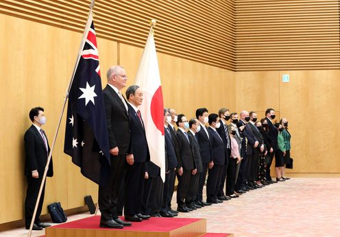 Photograph of the salute and the guard of honor ceremony (3)