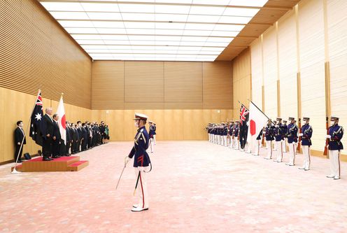 Photograph of the salute and the guard of honor ceremony (4)