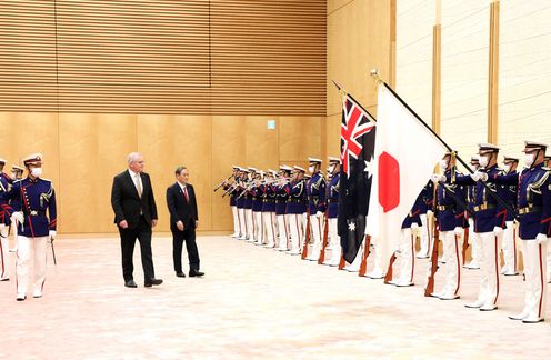 Photograph of the salute and the guard of honor ceremony (5)