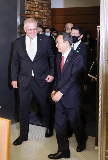Photograph of the two leaders attending the Japan-Australia Summit Meeting