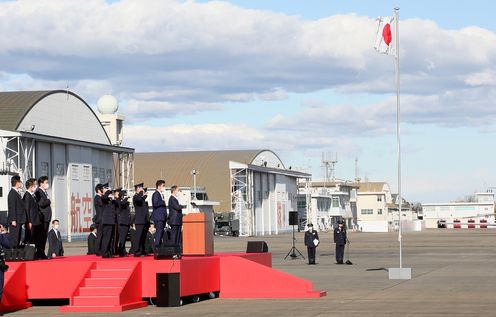 Photograph of the Prime Minister receiving a salute (3)