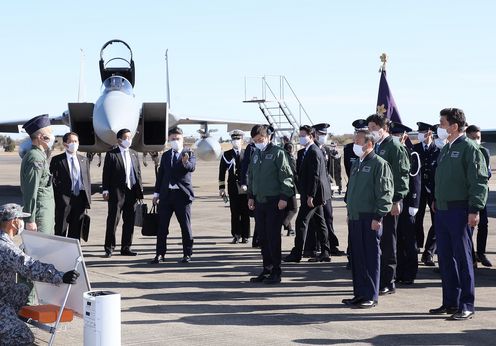 Photograph of the Prime Minister conducting observations (2)