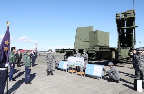 Photograph of the Prime Minister conducting observations (3)