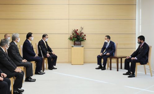 Photograph of the Prime Minister receiving the courtesy call (3)