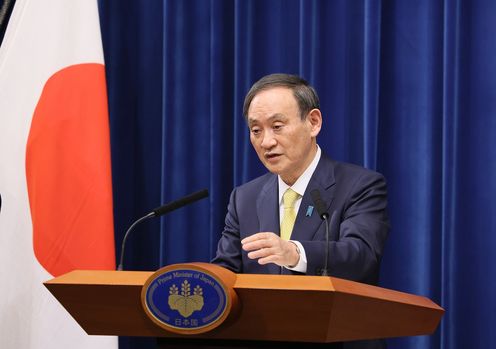 Photograph of the Prime Minister holding the press conference (4)