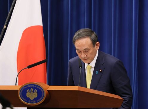 Photograph of the Prime Minister holding the press conference (9)