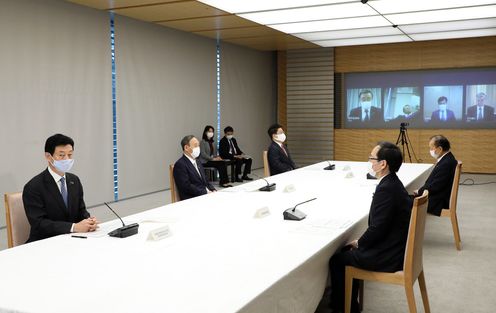 Photograph of the Prime Minister attending the meeting (2)