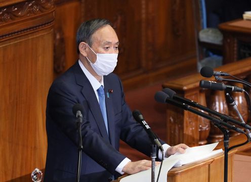 Photograph of the Prime Minister delivering a policy speech during the plenary session of the House of Representatives (10)