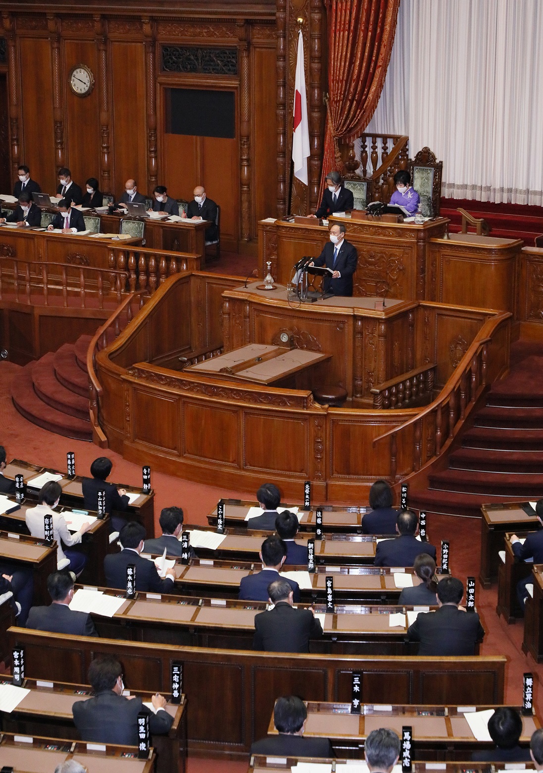 Photograph of the Prime Minister delivering a policy speech during the plenary session of the House of Councillors (10)