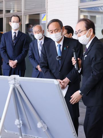 Photograph of the Prime Minister visiting Okuma Town (3)
