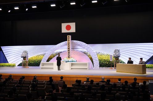 Photograph of the Prime Minister delivering an address (3)