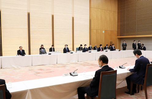 Photograph of the Prime Minister delivering an address (6)