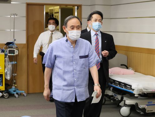 Photograph of the Prime Minister receiving the novel coronavirus vaccination (1)