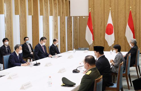 Photograph of the Prime Minister receiving the courtesy call (4)