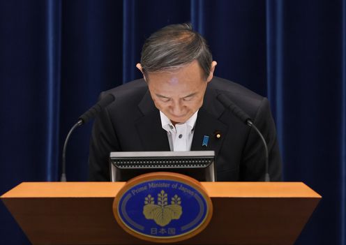 Photograph of the Prime Minister holding the press conference (3)