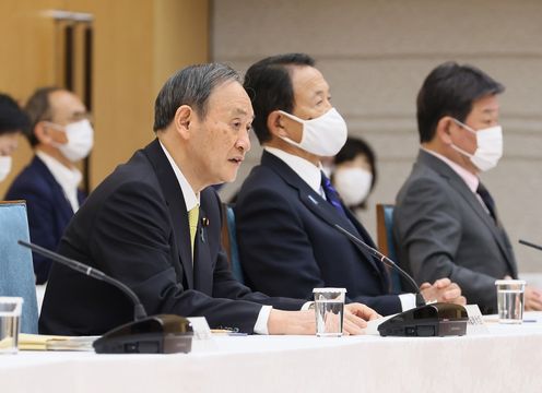 Photograph of the Prime Minister delivering an address (2)