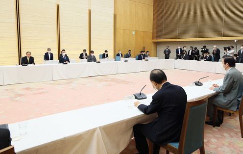 Photograph of the Prime Minister delivering an address (3)