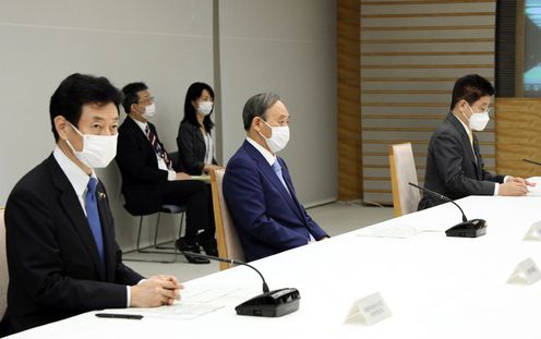 Photograph of the Prime Minister attending the meeting (3)