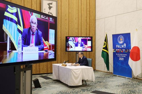 Photograph of the Japan-Vanuatu video conference summit meeting (2)