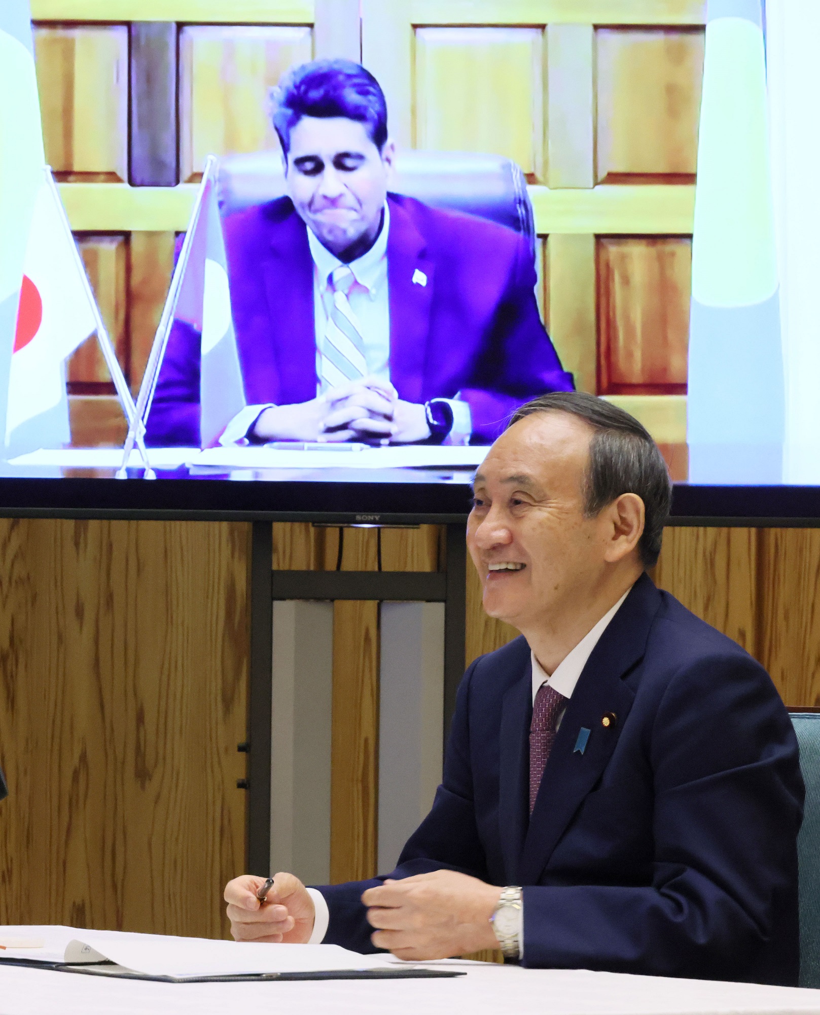 Photograph of the Japan-Palau video conference summit meeting (2)