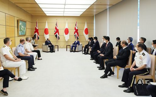 Photograph of the Prime Minister receiving the courtesy call (4)