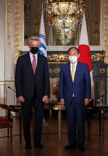 Photograph of the Prime Minister receiving a courtesy call from UN High Commissioner for Refugees Grandi (2)