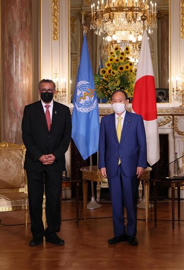 Photograph of the Prime Minister receiving a courtesy call from WHO Director-General Tedros (3)