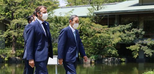 Photograph of the Prime Minister attending a luncheon with President Macron of France (1)