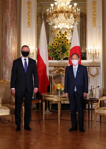 Photograph of the Prime Minister holding a meeting with President Duda of Poland (2)