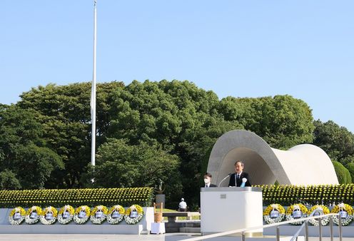 Photograph of the Prime Minister delivering an address (2)