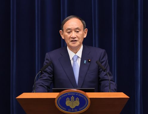 Photograph of the Prime Minister holding a press conference (2)