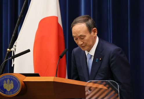 Photograph of the Prime Minister holding a press conference (6)