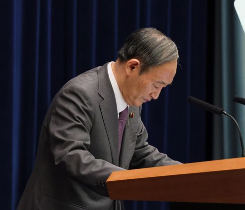 Photograph of the Prime Minister holding a press conference (4)