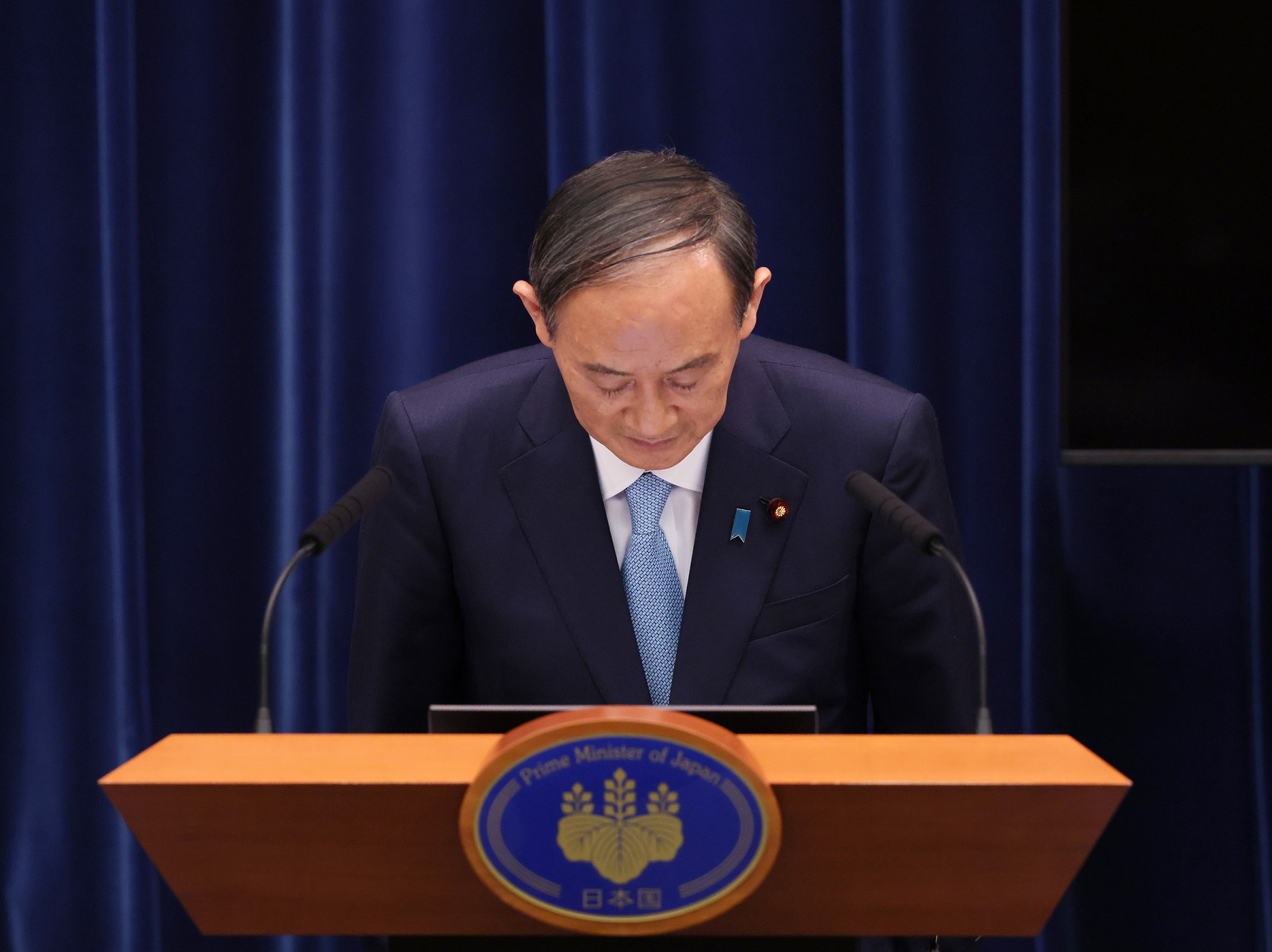 Photograph of the Prime Minister holding a press conference (8)