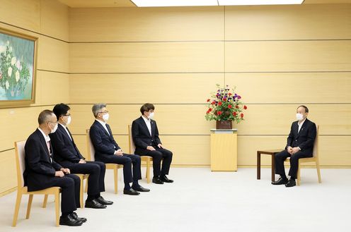 Photograph of the Prime Minister receiving a courtesy call (1)