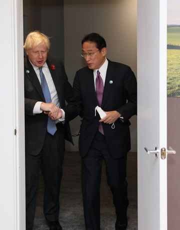 Photograph of the Japan-U.K. summit meeting (1)
