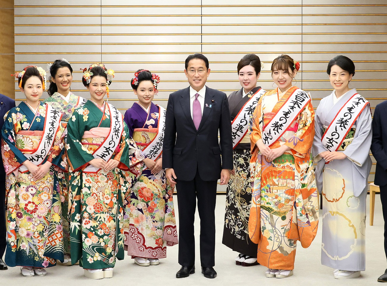 Courtesy Call from Winners of the All Japan Kimono Dressing Contest