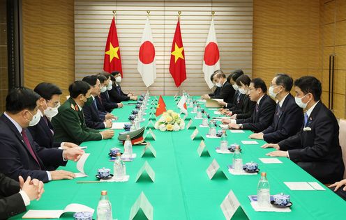 Photograph of the Japan-Viet Nam Summit Meeting (3)