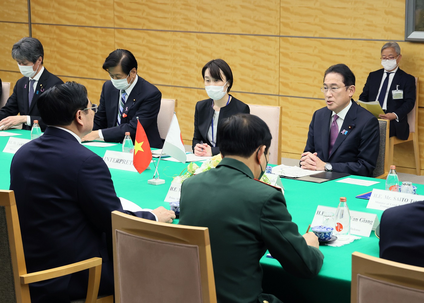 Photograph of the Japan-Viet Nam Summit Meeting (4)