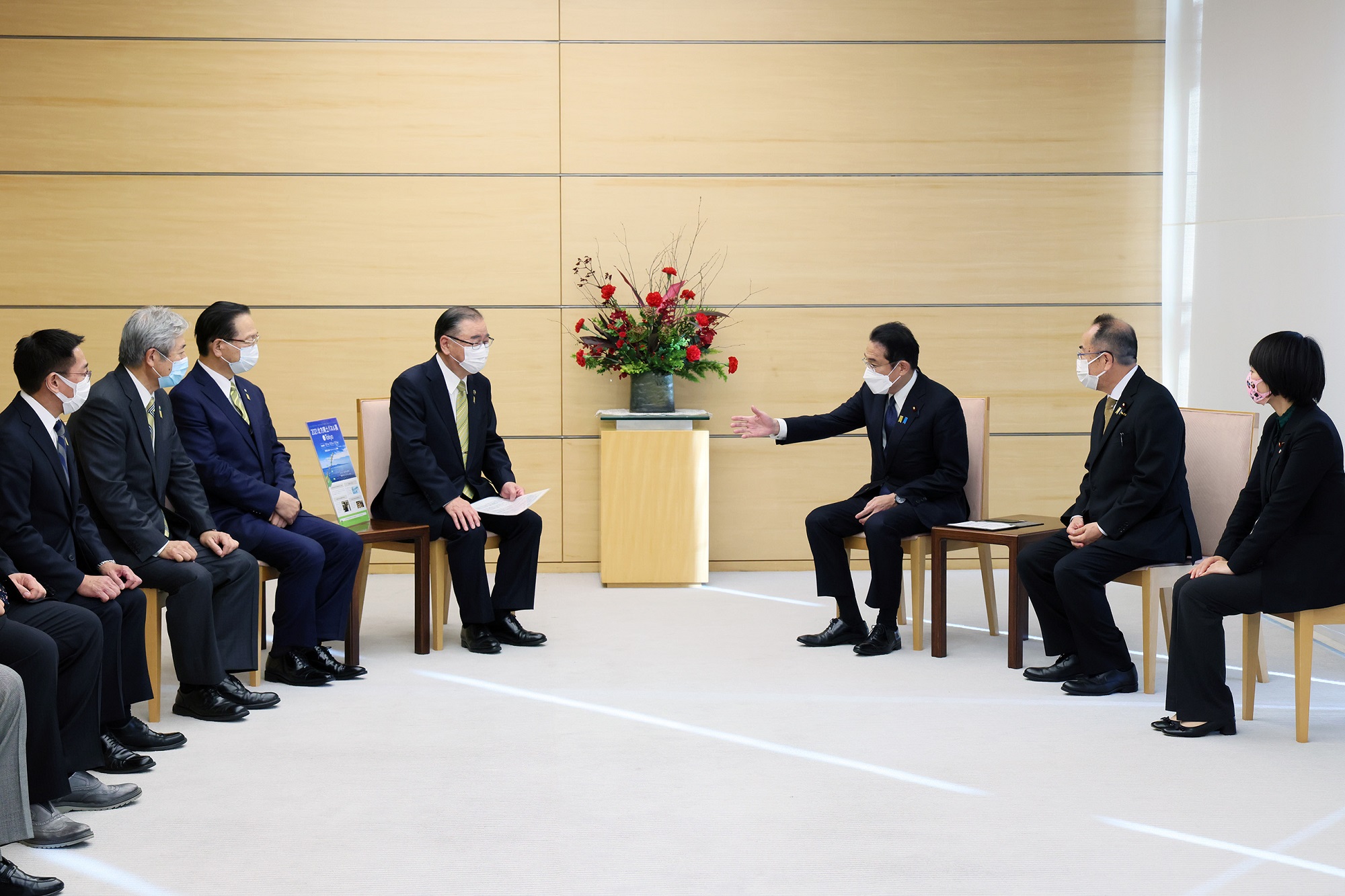 Photograph of the Prime Minister receiving a courtesy call (2)