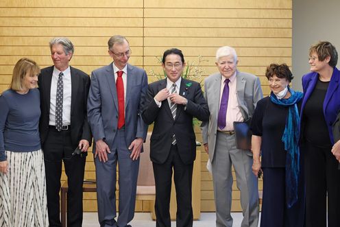 Courtesy Call from Laureates of the Japan Prize (2)