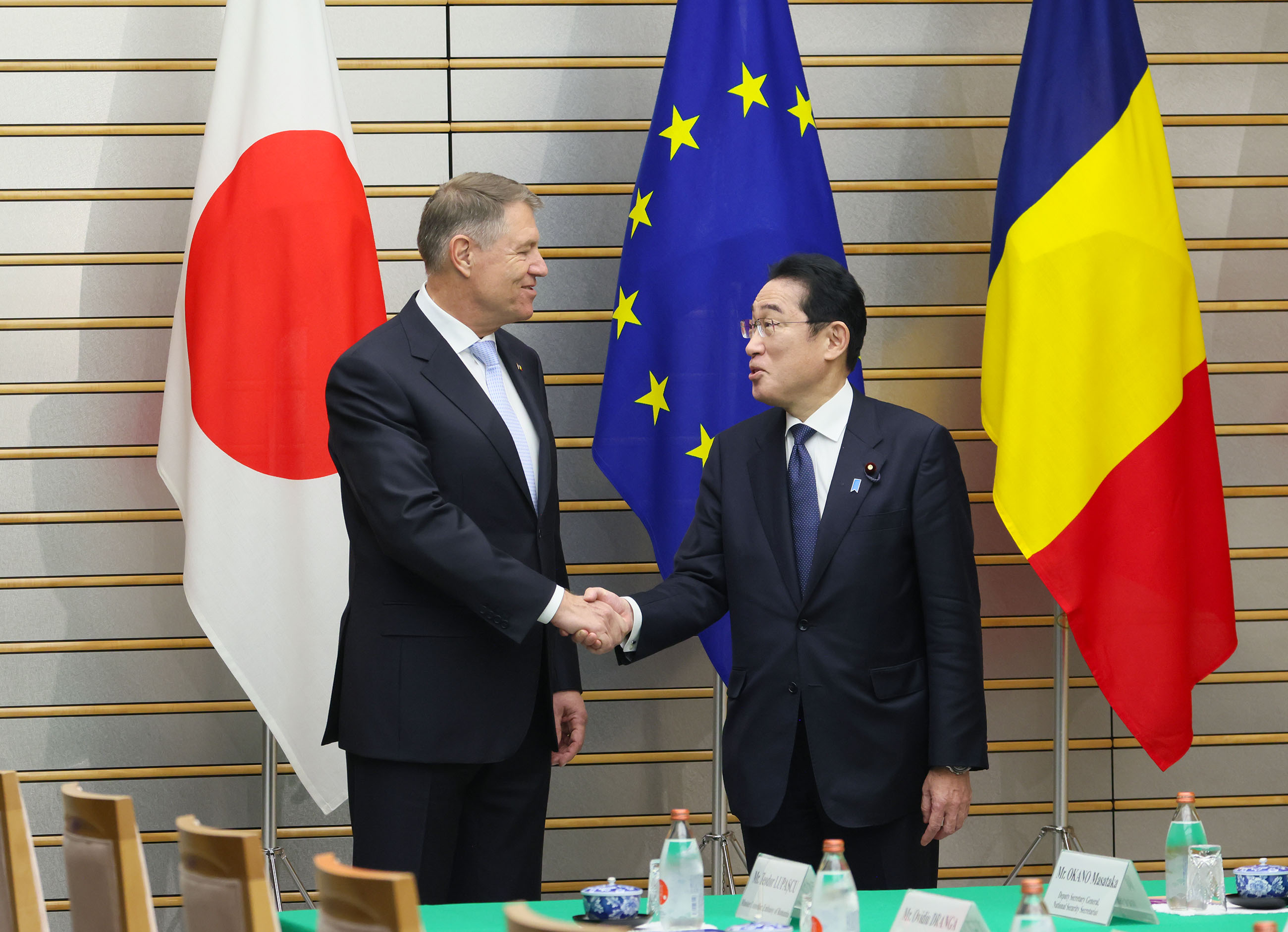 Japan-Romania summit meeting (2)