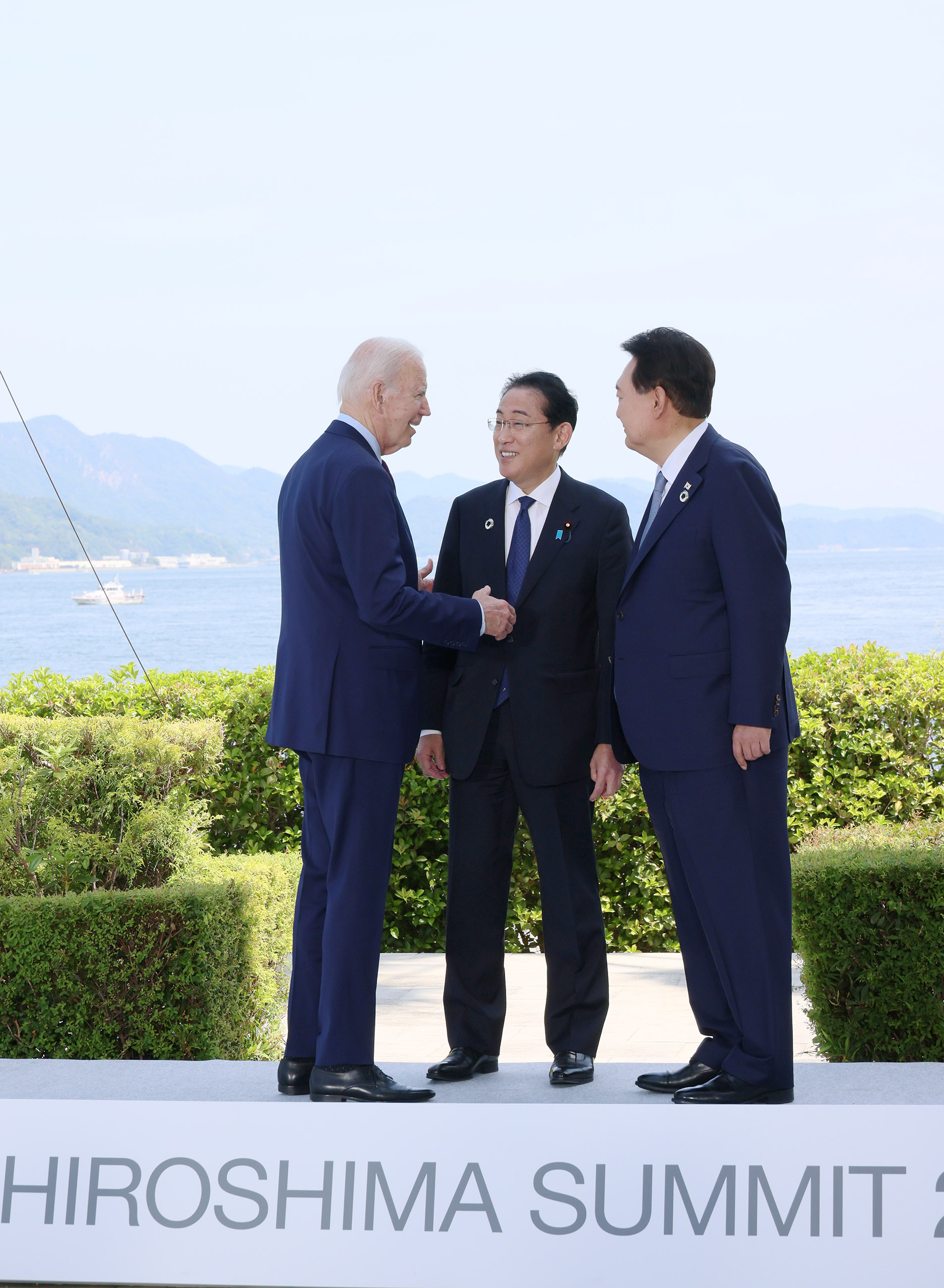 Exchange of views among Japan-U.S.-ROK leaders (3)