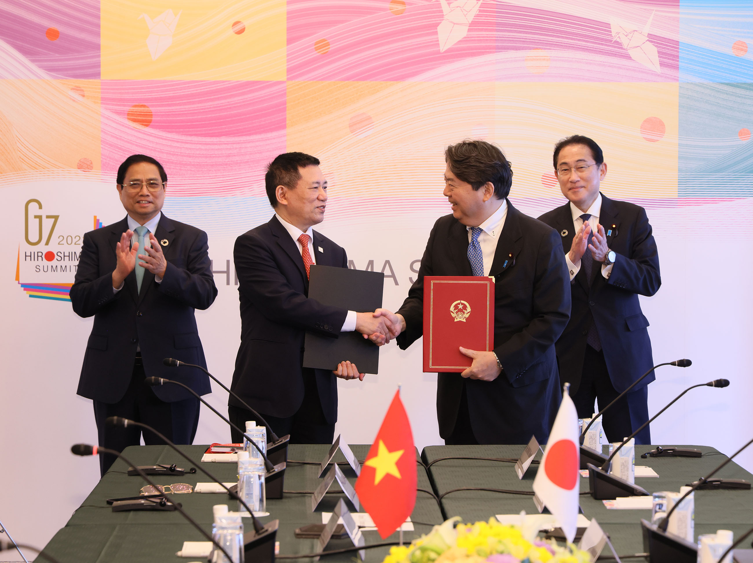 Japan-Vietnam summit meeting (2)