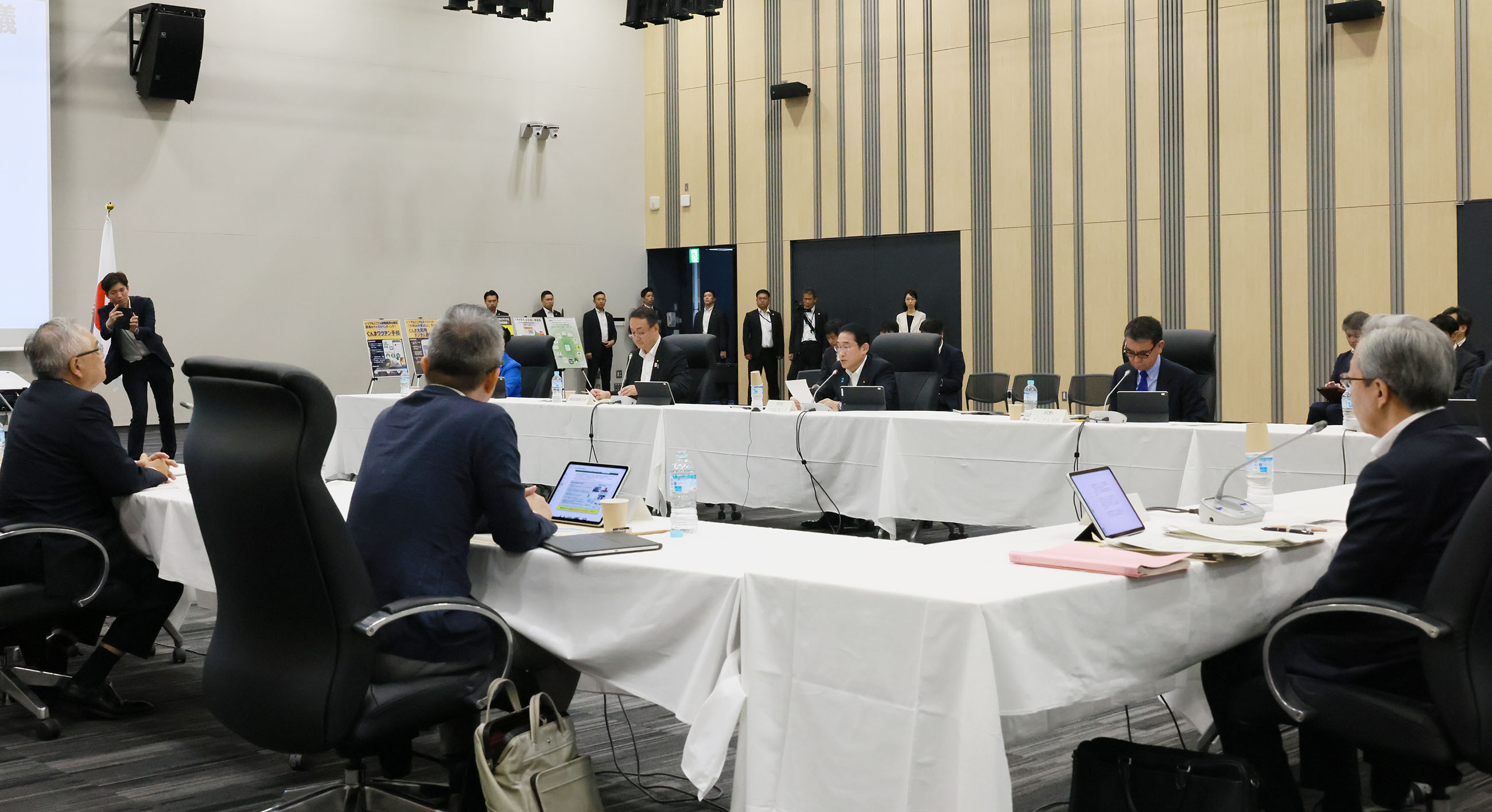 Prime Minister Kishida attending a meeting of the Council for the Realization of the Vision for a Digital Garden City Nation (4)